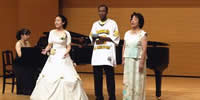 2004年8月 「チャリティ講演とコンサート」開催（東京都日野市・三重県津市）2